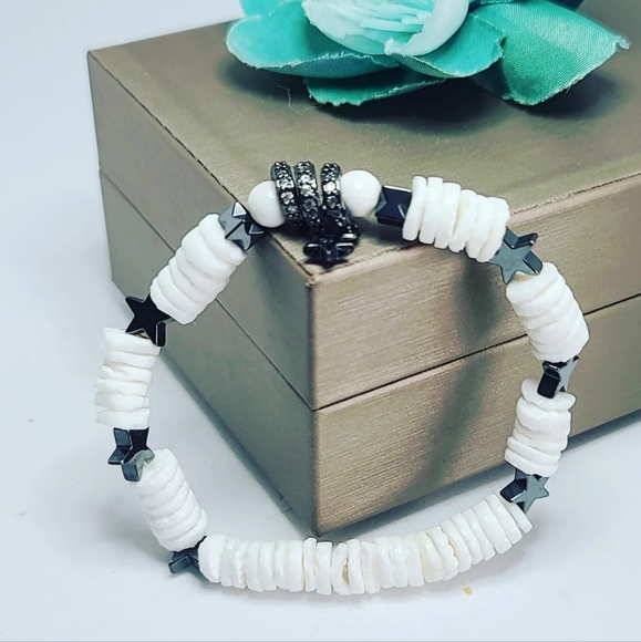 Mather of Pearl bracelet - Picture 2 of 3